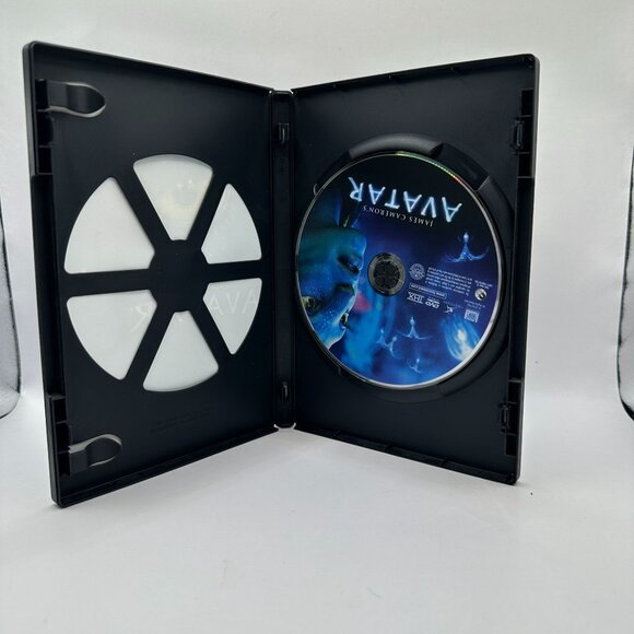James Cameron's Avatar DVD - Picture 3 of 3